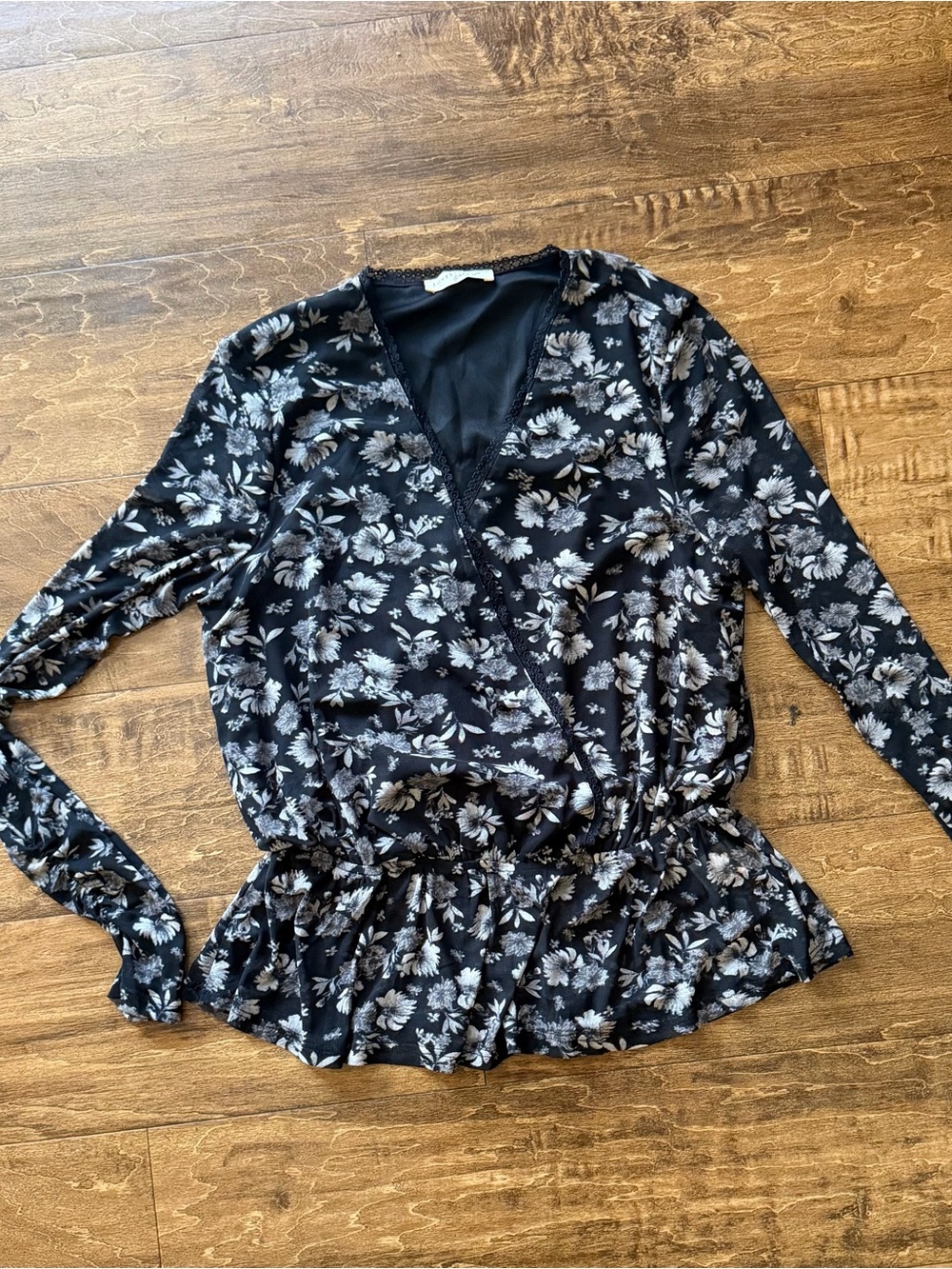 lovestitch Small Black Floral Wrap Peplum Blouse w/ Ruched Mesh Sleeves